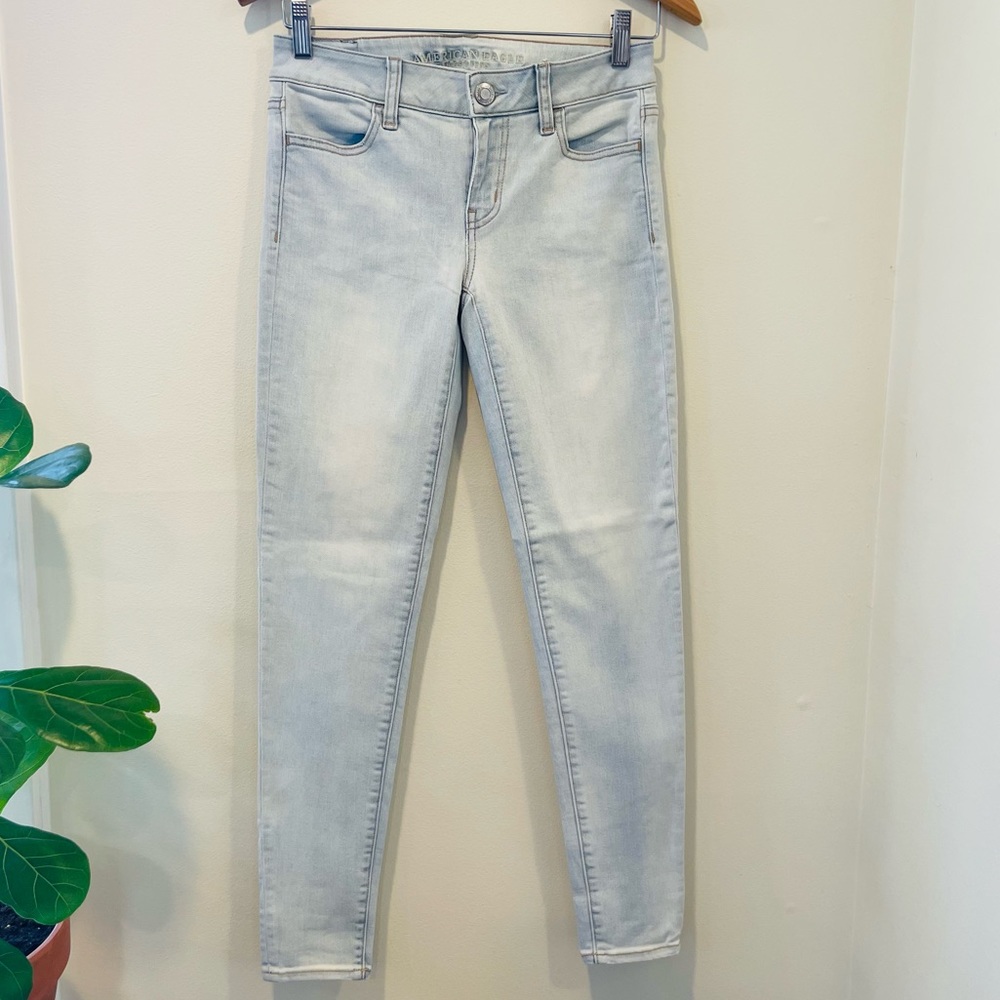 American Eagle Outfitters  Super Stretch jeans.